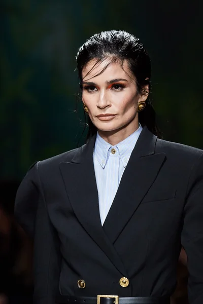 Look 15